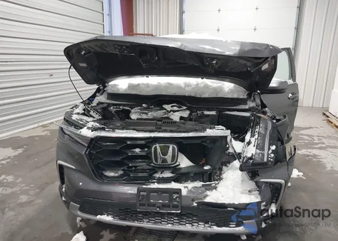 2025 Honda Pilot Touring z USA, uszkodzony, nr VIN 5FNYG1H73SB071560